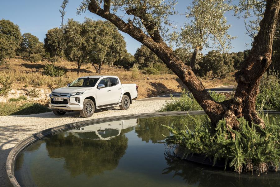  Mitsubishi L200 Double Cab 2019 года  (WW) (фото 12 из 42)